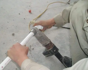 黄岛漏水维修电话